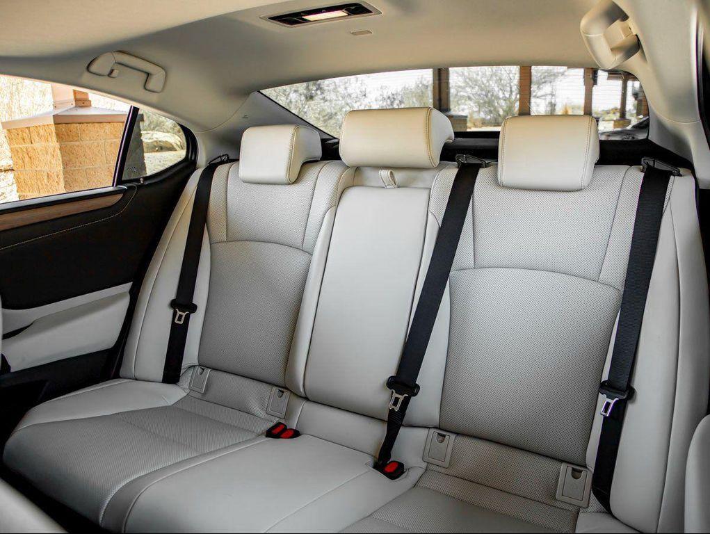 used 2023 Lexus ES 300h car, priced at $34,997