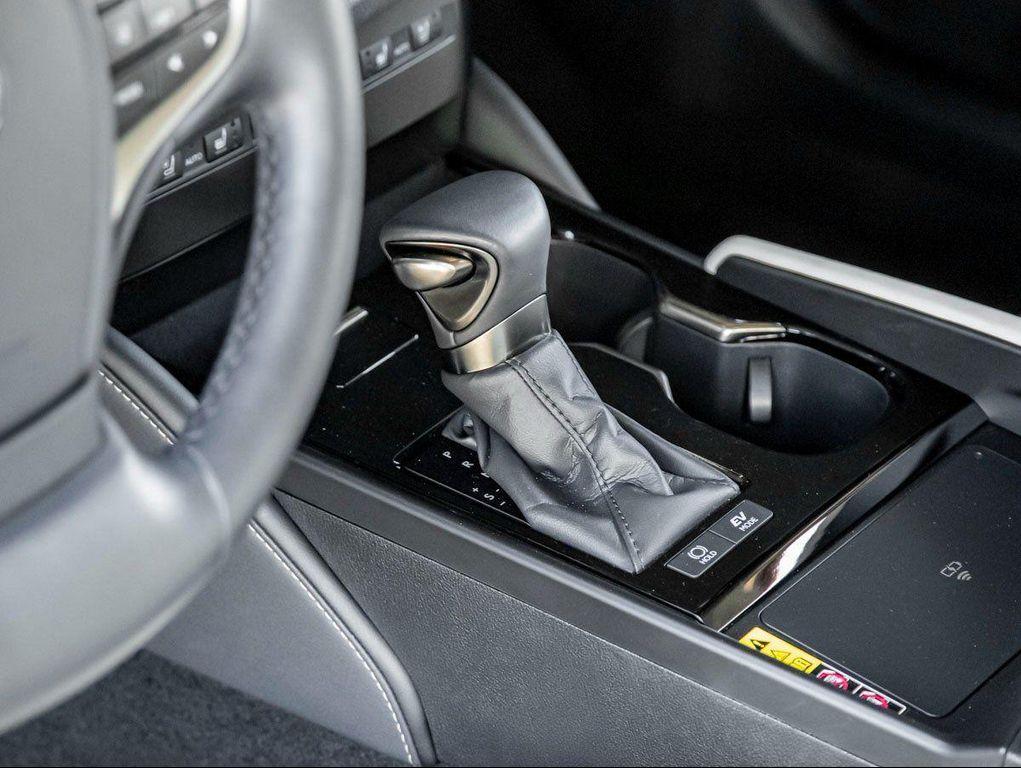 used 2023 Lexus ES 300h car, priced at $34,997