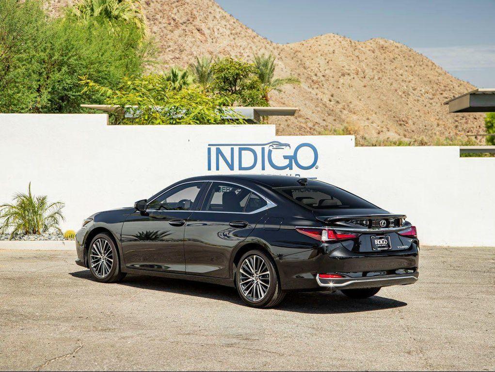 used 2023 Lexus ES 300h car, priced at $34,997