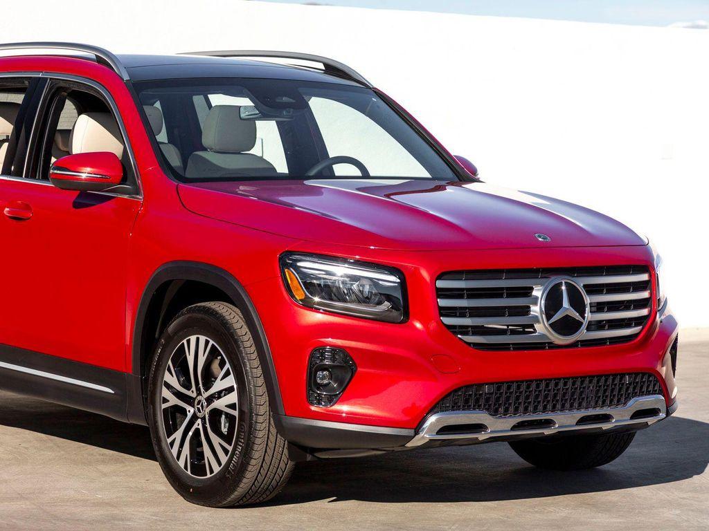 new 2026 Mercedes-Benz GLB 250 car, priced at $49,015