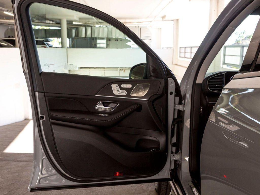 new 2026 Mercedes-Benz GLS 450 car, priced at $101,770