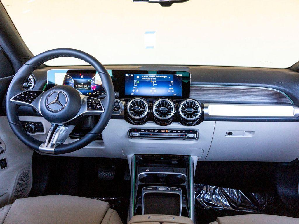 new 2025 Mercedes-Benz GLB 250 car, priced at $47,470