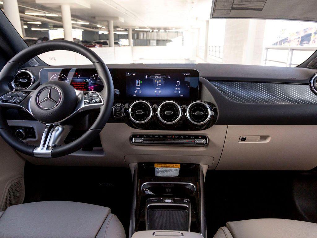 new 2026 Mercedes-Benz GLA 250 car, priced at $43,910