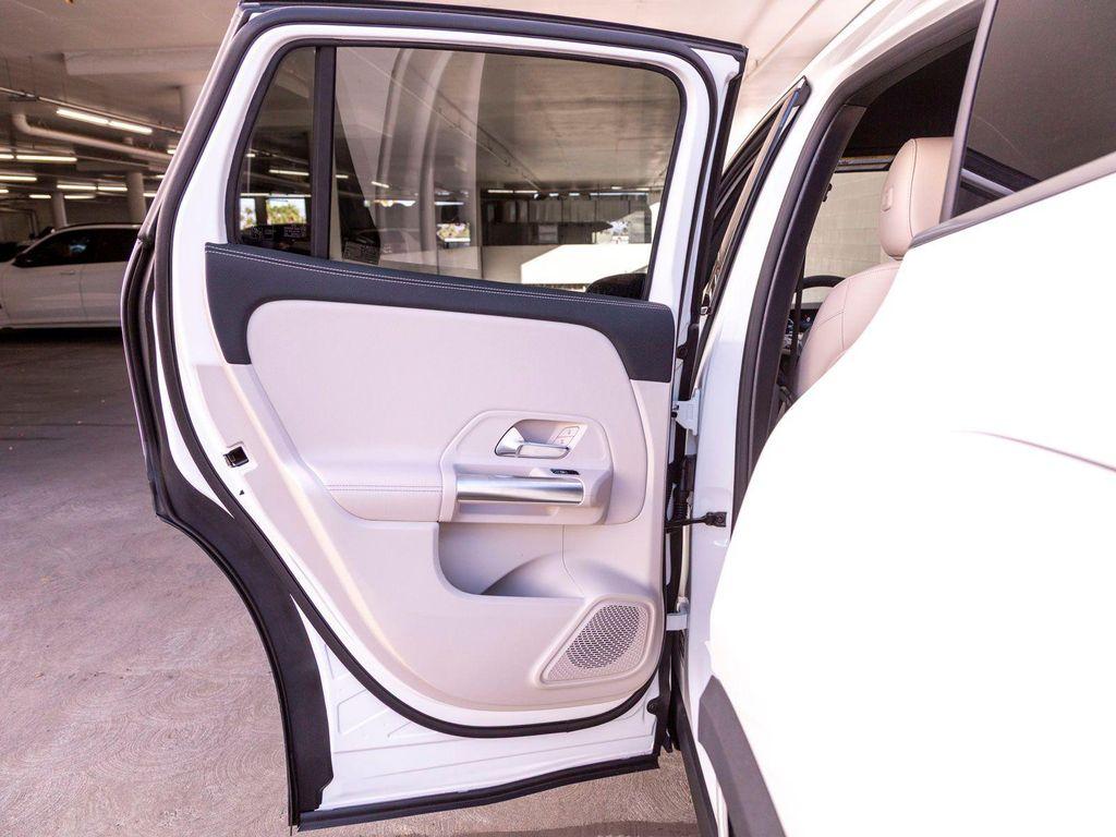 new 2026 Mercedes-Benz GLA 250 car, priced at $43,910