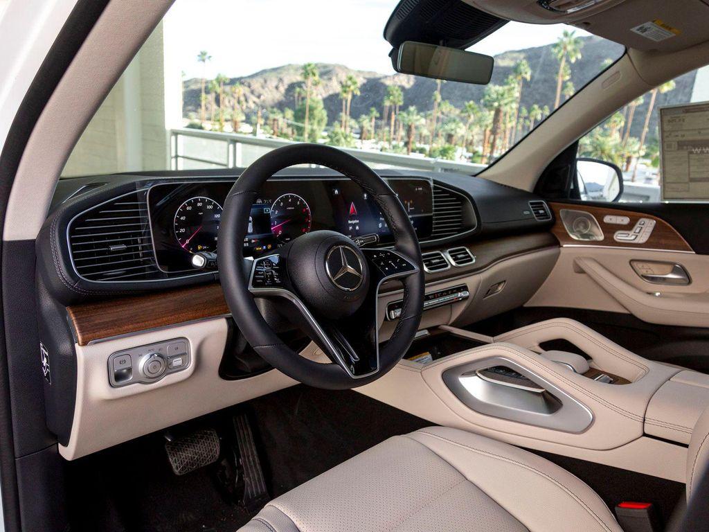 new 2025 Mercedes-Benz GLS 450 car, priced at $90,730
