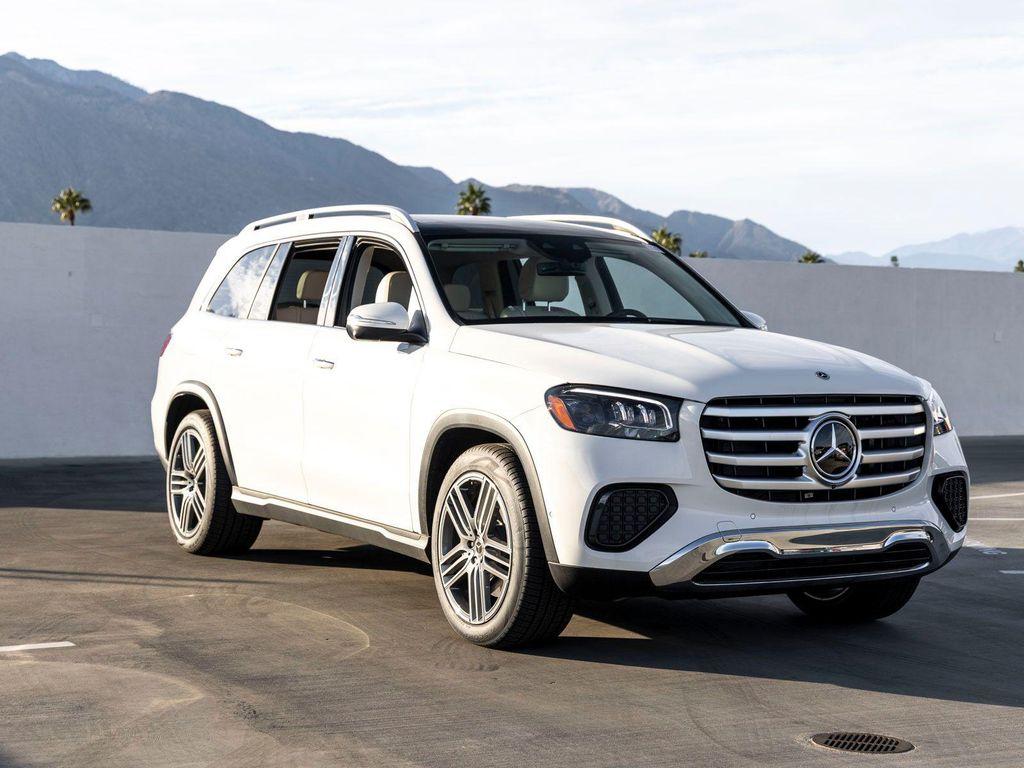 new 2025 Mercedes-Benz GLS 450 car, priced at $90,730