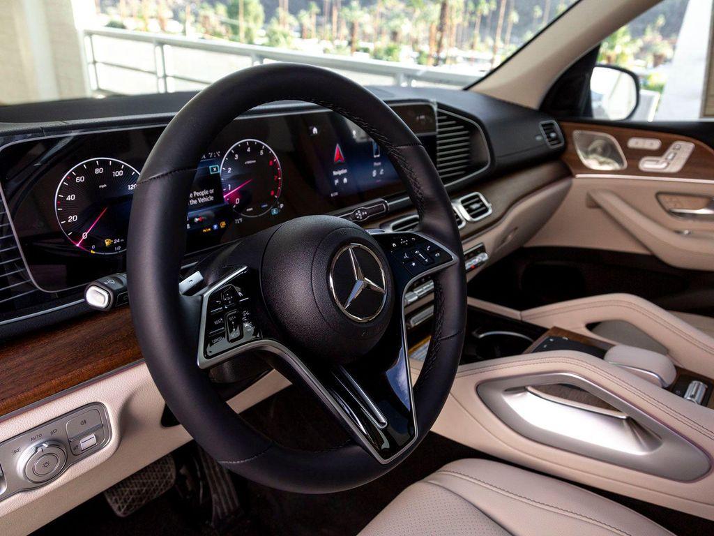 new 2025 Mercedes-Benz GLS 450 car, priced at $90,730