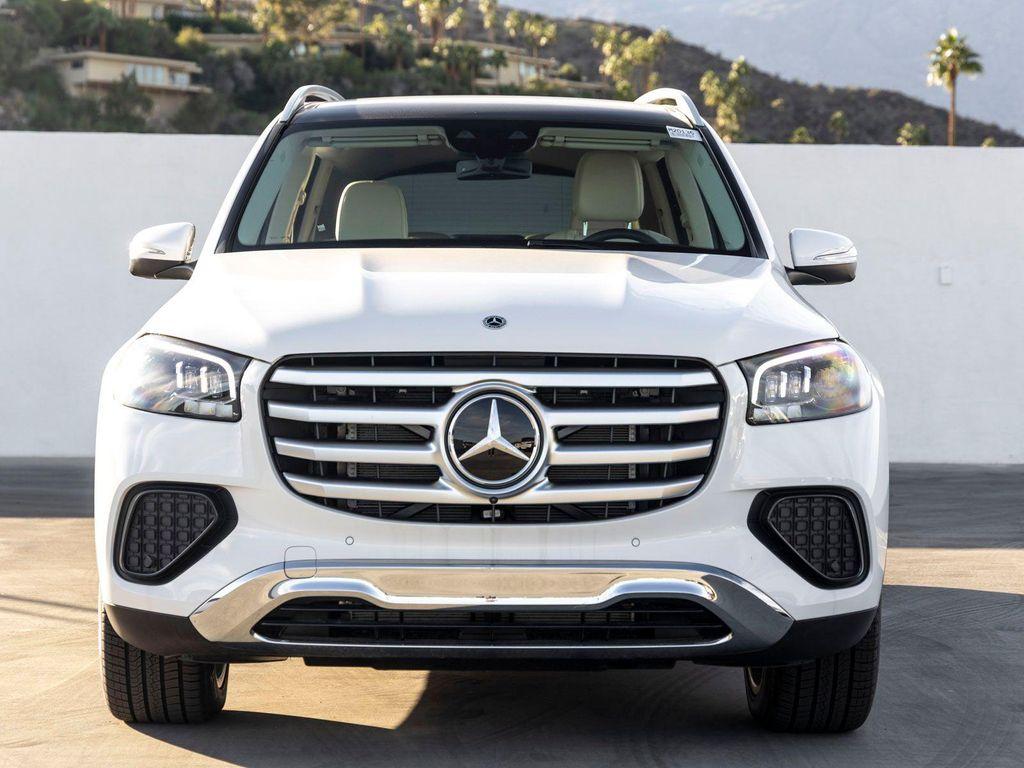 new 2025 Mercedes-Benz GLS 450 car, priced at $90,730