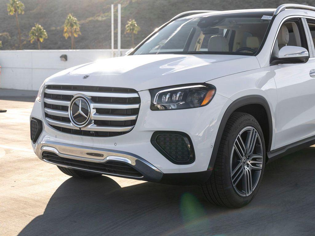 new 2025 Mercedes-Benz GLS 450 car, priced at $90,730