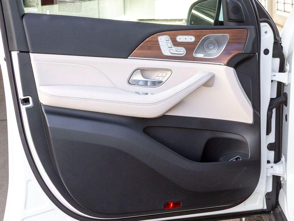 new 2025 Mercedes-Benz GLS 450 car, priced at $90,730