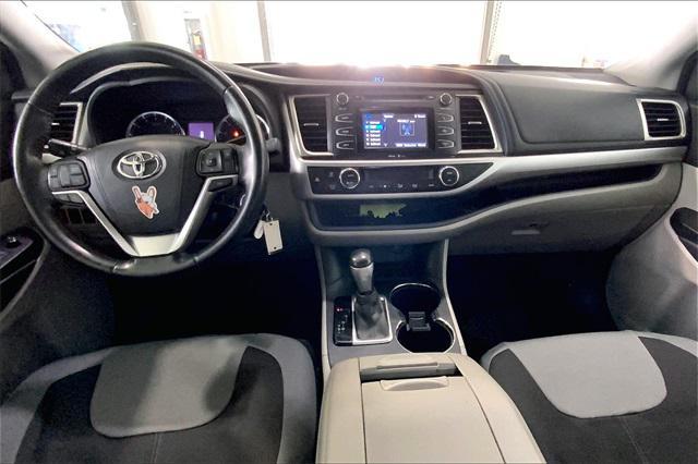 used 2015 Toyota Highlander car, priced at $16,995