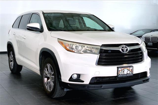 used 2015 Toyota Highlander car, priced at $16,995