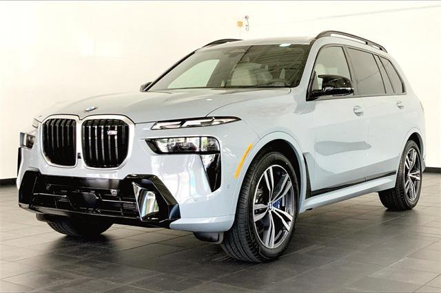 new 2025 BMW X7 car, priced at $118,020