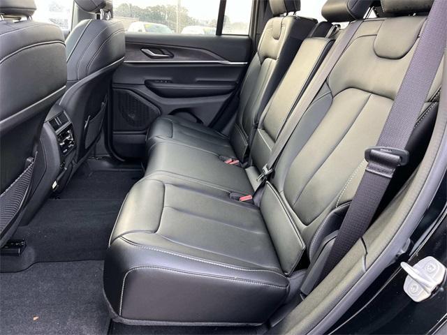 new 2025 Jeep Grand Cherokee car