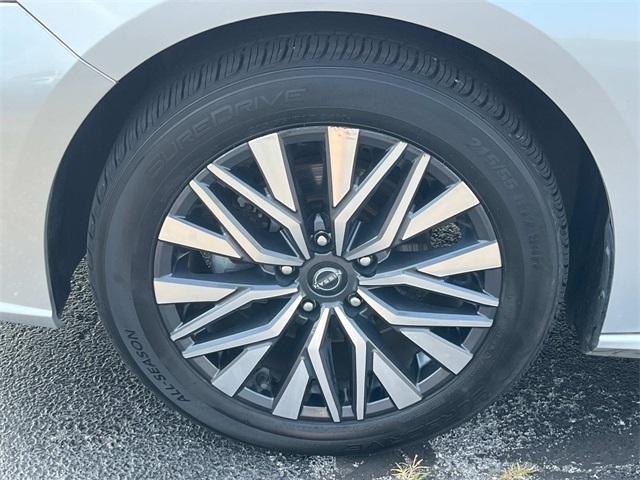 used 2023 Nissan Altima car, priced at $21,005