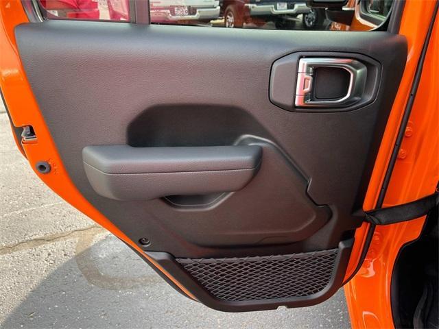 new 2025 Jeep Gladiator car, priced at $44,328