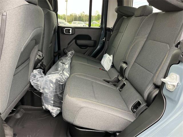 new 2025 Jeep Gladiator car, priced at $43,100