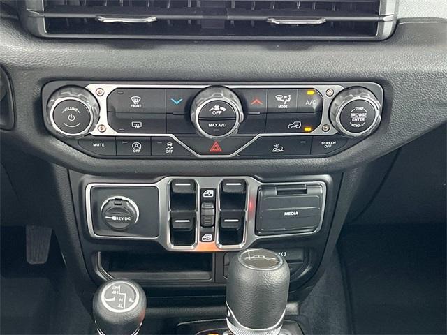 new 2025 Jeep Gladiator car, priced at $43,100