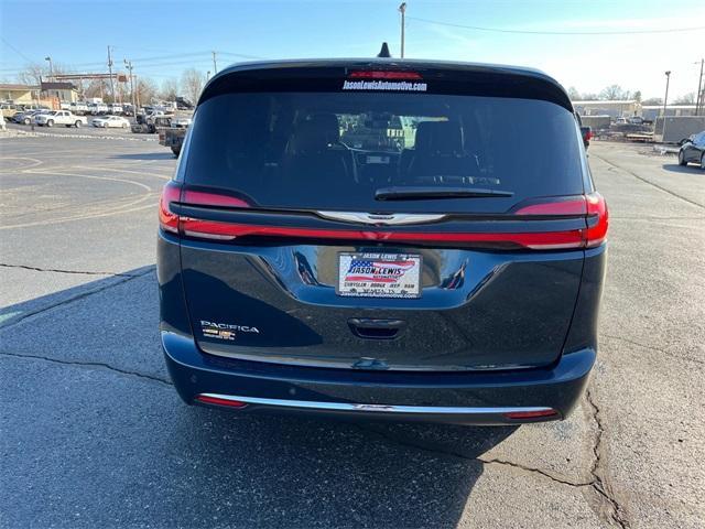 new 2025 Chrysler Pacifica car