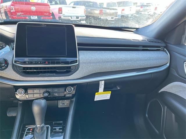 new 2025 Jeep Compass car, priced at $28,090