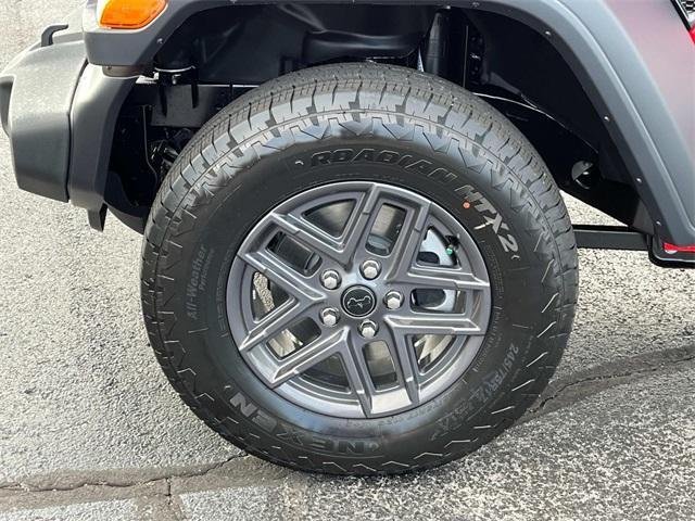 new 2025 Jeep Wrangler car, priced at $41,644