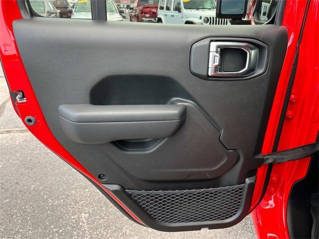 new 2025 Jeep Wrangler car, priced at $41,644