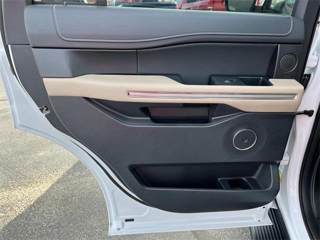 used 2023 Ford Expedition car, priced at $45,005