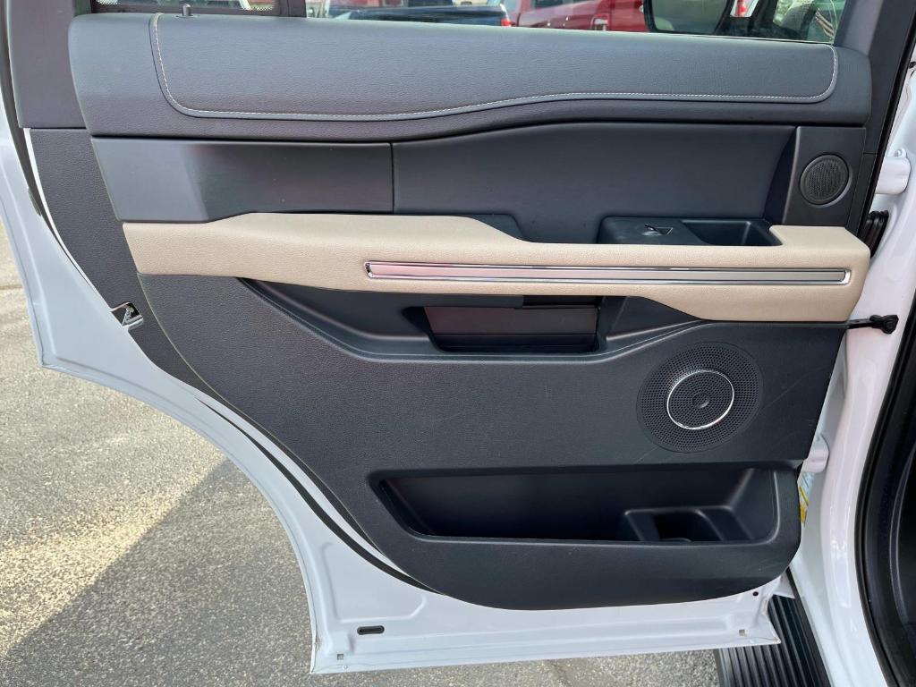 used 2023 Ford Expedition car, priced at $45,944