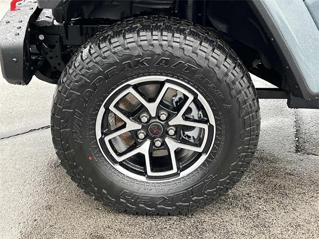 new 2025 Jeep Gladiator car, priced at $52,915