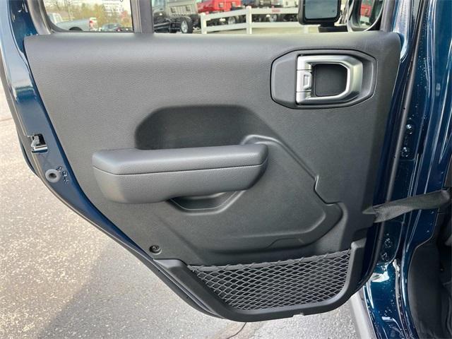 new 2025 Jeep Gladiator car, priced at $43,130