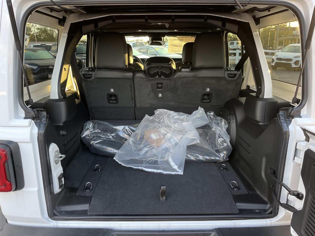 new 2025 Jeep Wrangler car