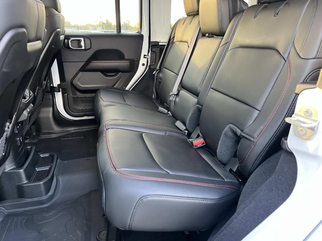 new 2025 Jeep Wrangler car