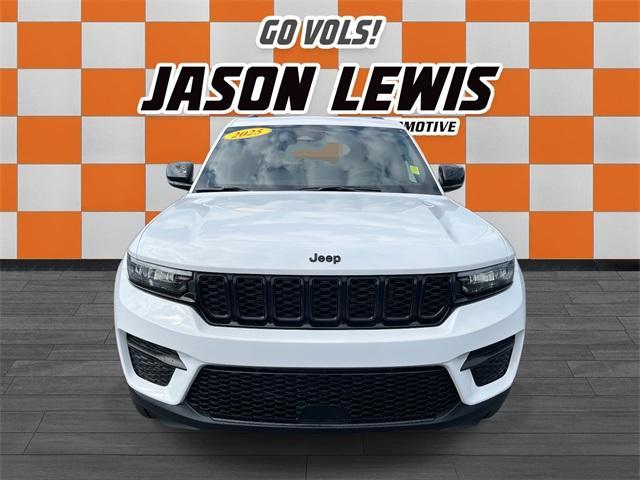 new 2025 Jeep Grand Cherokee car, priced at $42,280