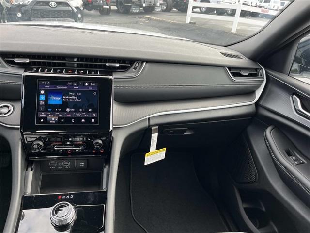 new 2025 Jeep Grand Cherokee car, priced at $42,280