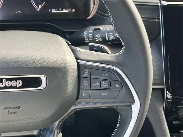 new 2025 Jeep Grand Cherokee car, priced at $45,200