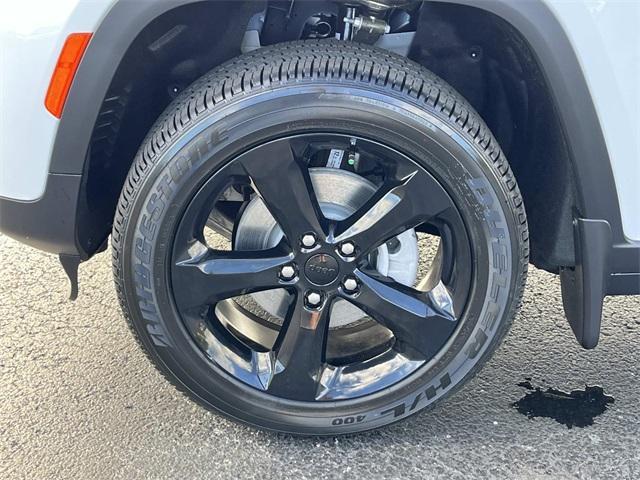 new 2025 Jeep Grand Cherokee car, priced at $45,200