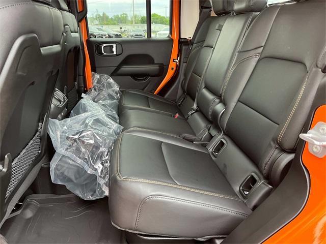 new 2025 Jeep Gladiator car, priced at $48,923