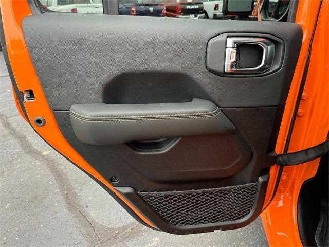new 2025 Jeep Gladiator car, priced at $48,923