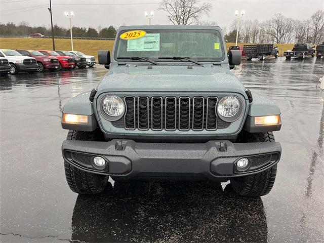 new 2025 Jeep Gladiator car