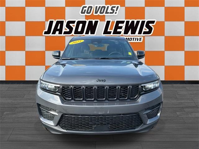 new 2025 Jeep Grand Cherokee car, priced at $40,625