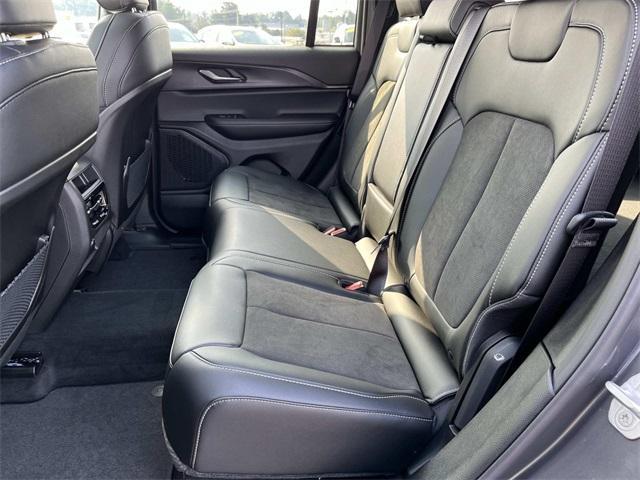 new 2025 Jeep Grand Cherokee car