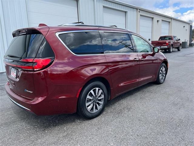 used 2021 Chrysler Pacifica Hybrid car, priced at $24,946