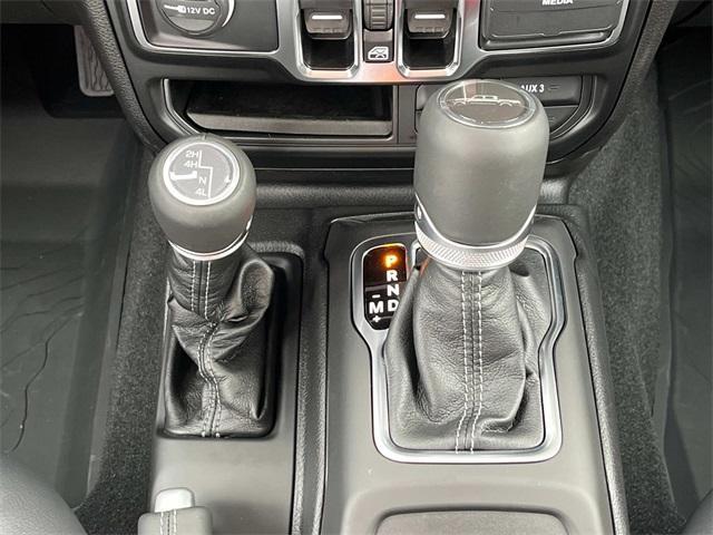 new 2025 Jeep Gladiator car, priced at $46,177