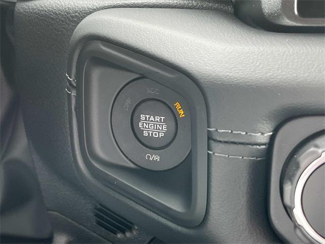 new 2025 Jeep Gladiator car, priced at $46,177