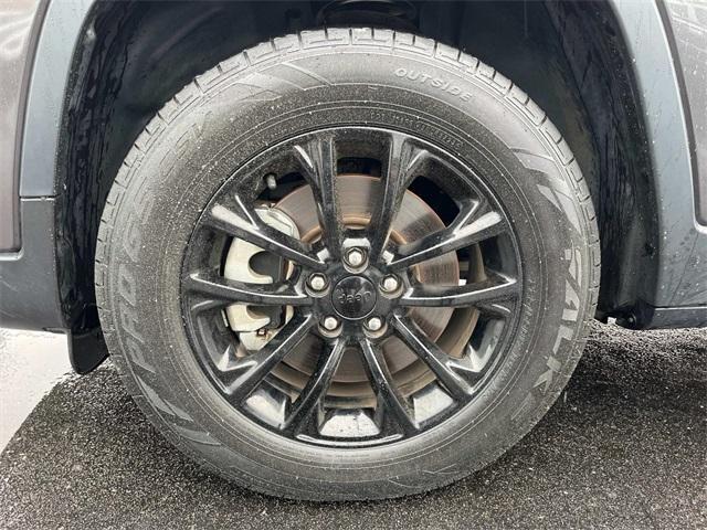 used 2023 Jeep Cherokee car, priced at $23,464