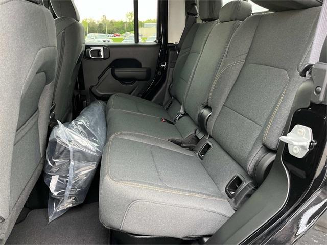 new 2025 Jeep Gladiator car, priced at $43,800