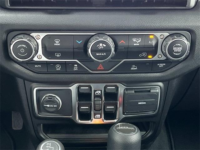 new 2025 Jeep Gladiator car, priced at $43,800
