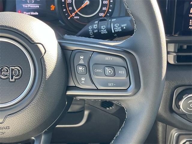 new 2025 Jeep Wrangler car, priced at $44,682