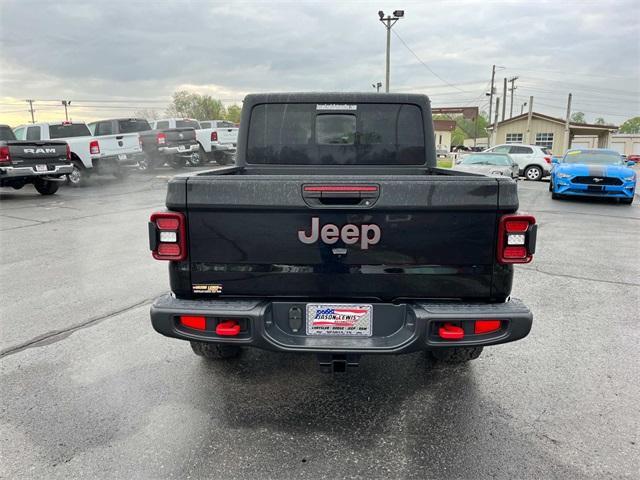 new 2025 Jeep Gladiator car, priced at $51,300