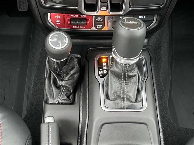 new 2025 Jeep Gladiator car, priced at $51,300
